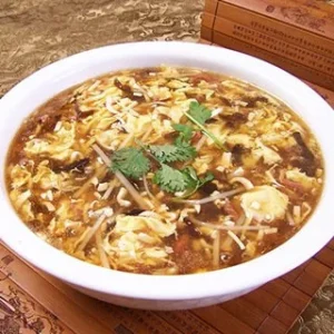 15. Deluxe Hot and Sour Soup / 豪华酸辣汤