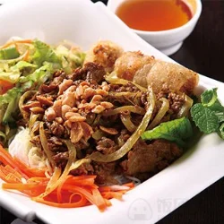 30. Vietnamese Noodle Bowl with Chicken and Spring Roll (Pork Meat) / Bún Gà Nướng Chả Giò