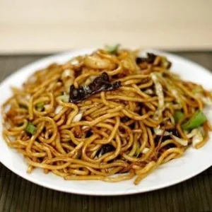 70. Wok-Seared Shanghai Thick Noodles with Beef / 上海粗炒牛肉